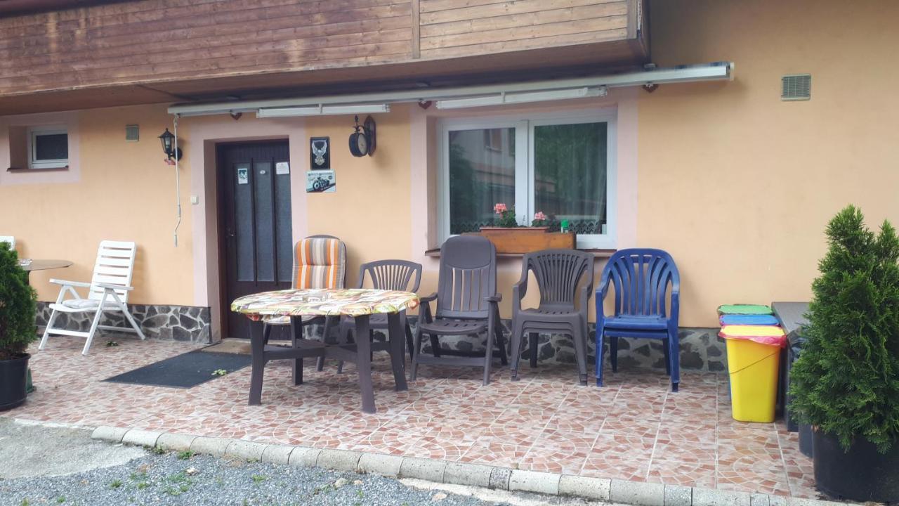 Chalupa, 3X Apartmany, 11 Luzek. Sedlec-Prcice Exteriér fotografie